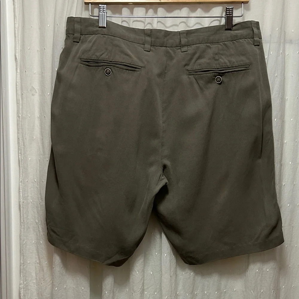 Tommy Bahama Shorts Men's Waist 35 Silk Flat Front Quiet Luxury Beach Resortwear